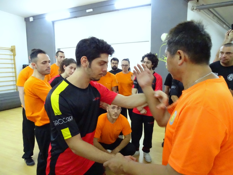 Kung Fu Academy di Sifu Mezzone Caserta Seminario di Weng Chun Tang Yik con GM Sunny So in Italia presso la scuola di arti marziali di wing chun e kung fu a Caserta (2)